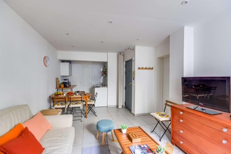 Guestready - Bel Apt A 6 Min Du Metro Gare Du Nord Párizs Kültér fotó